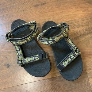 Teva Hurricane Sandals Youth size 2